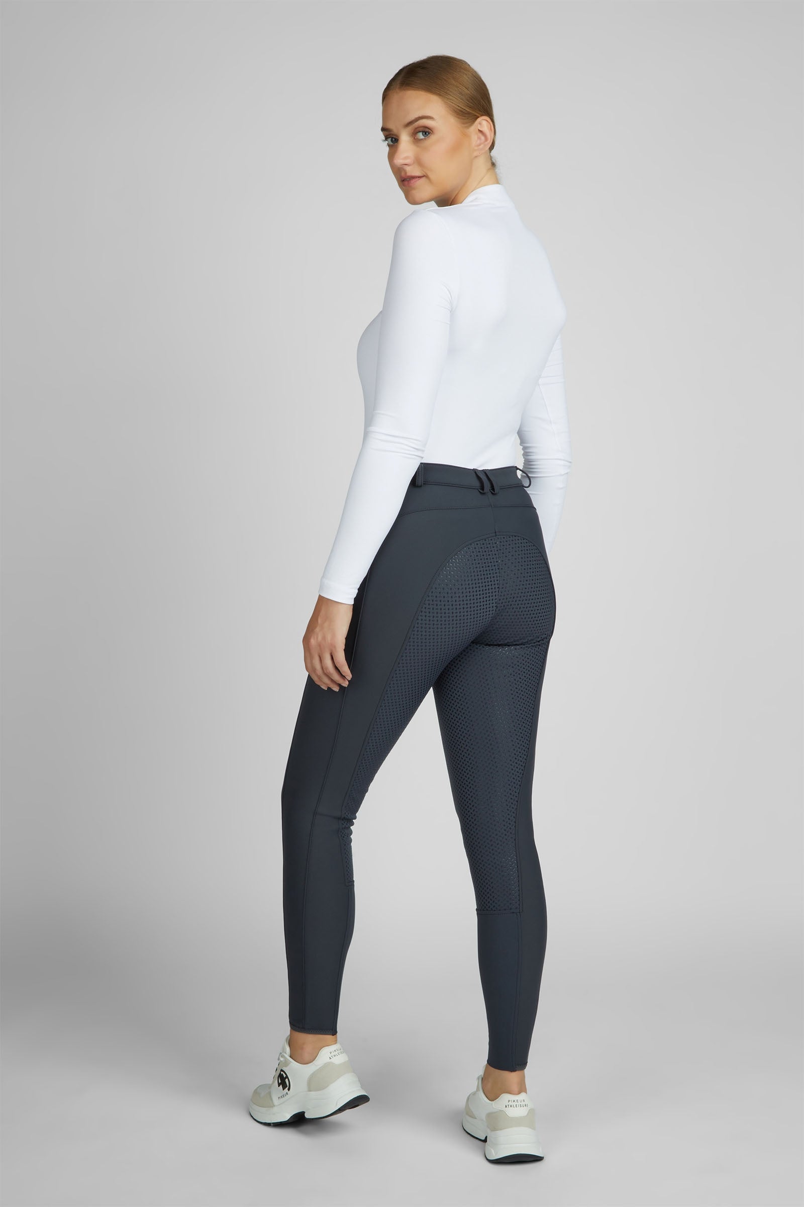 Pikeur Tessa Softshell Rajtky s Plným Gripem Womens Breeches