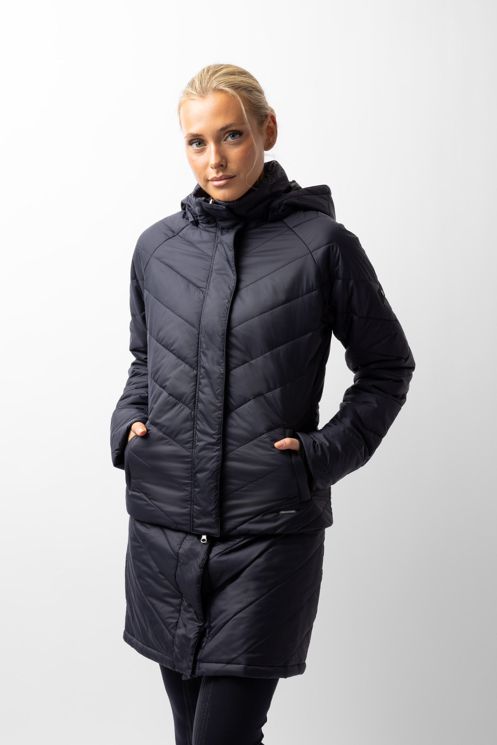 Horze Jezdecká bunda Aurora Parka s odnímatelnou sukní Women’s Riding Clothing
