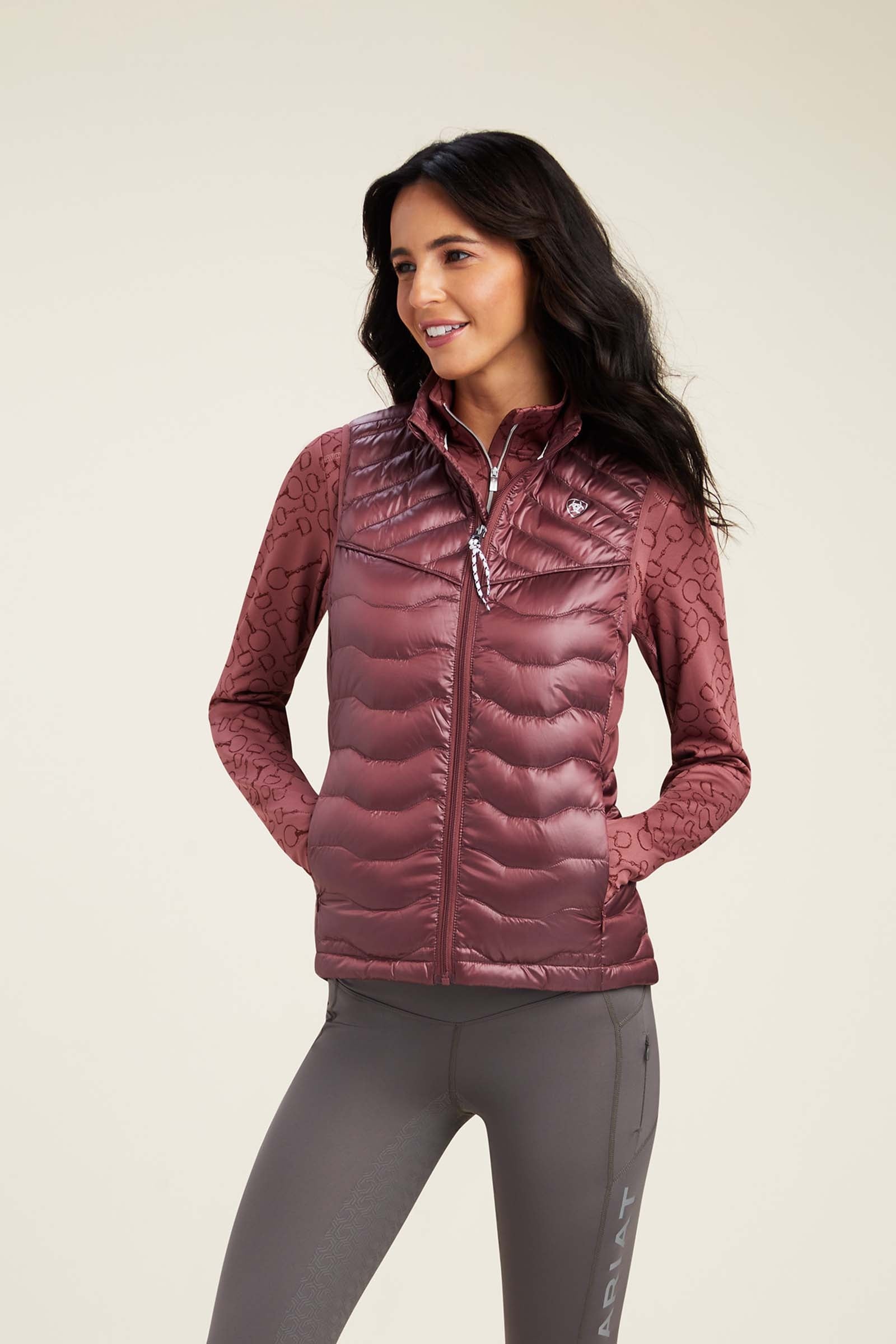 Ariat Ideal Down dámská vesta Women’s Riding Clothing