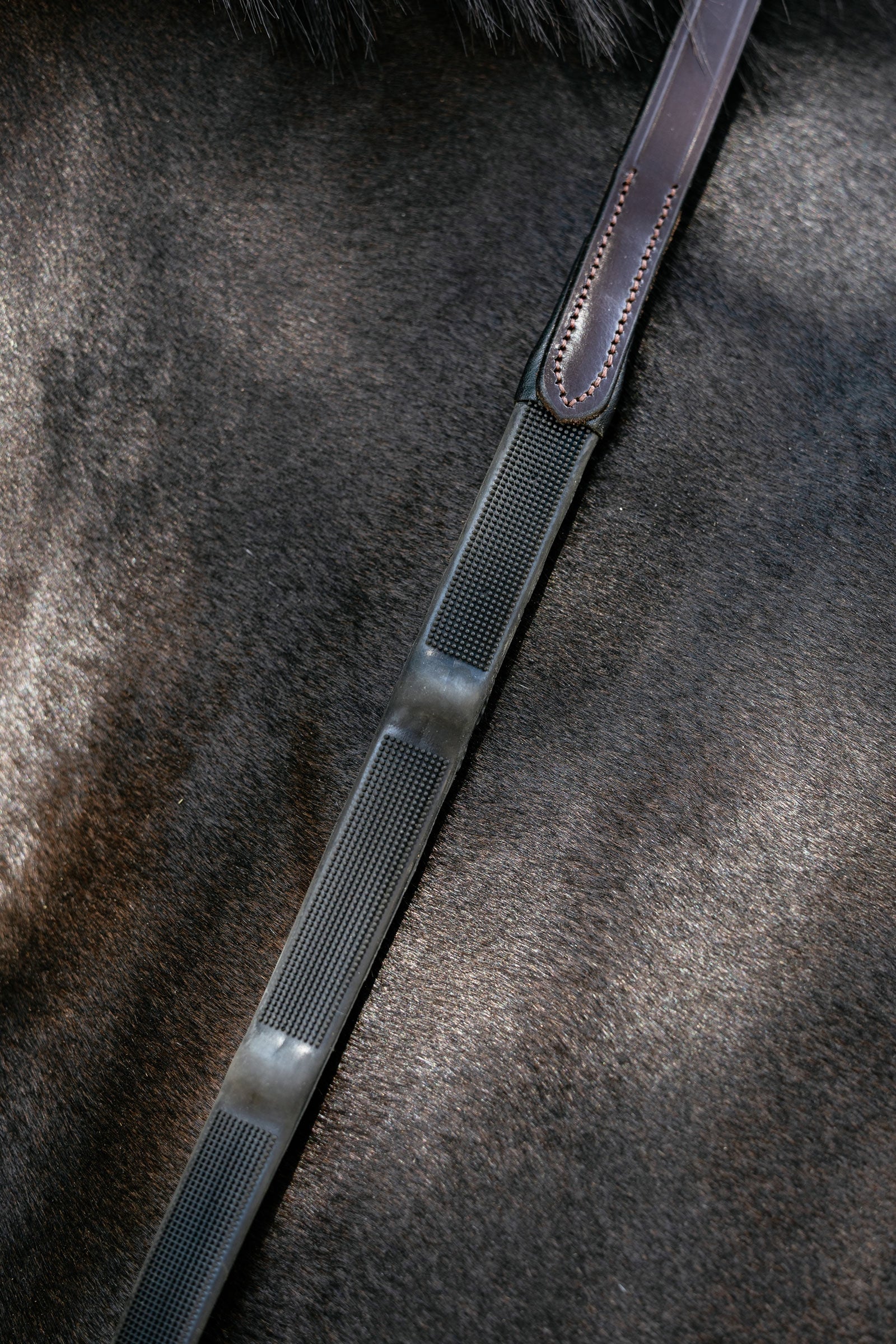 LeMieux Ergo Grip gumové otěže s integrovanými zarážkami Bridles & Reins