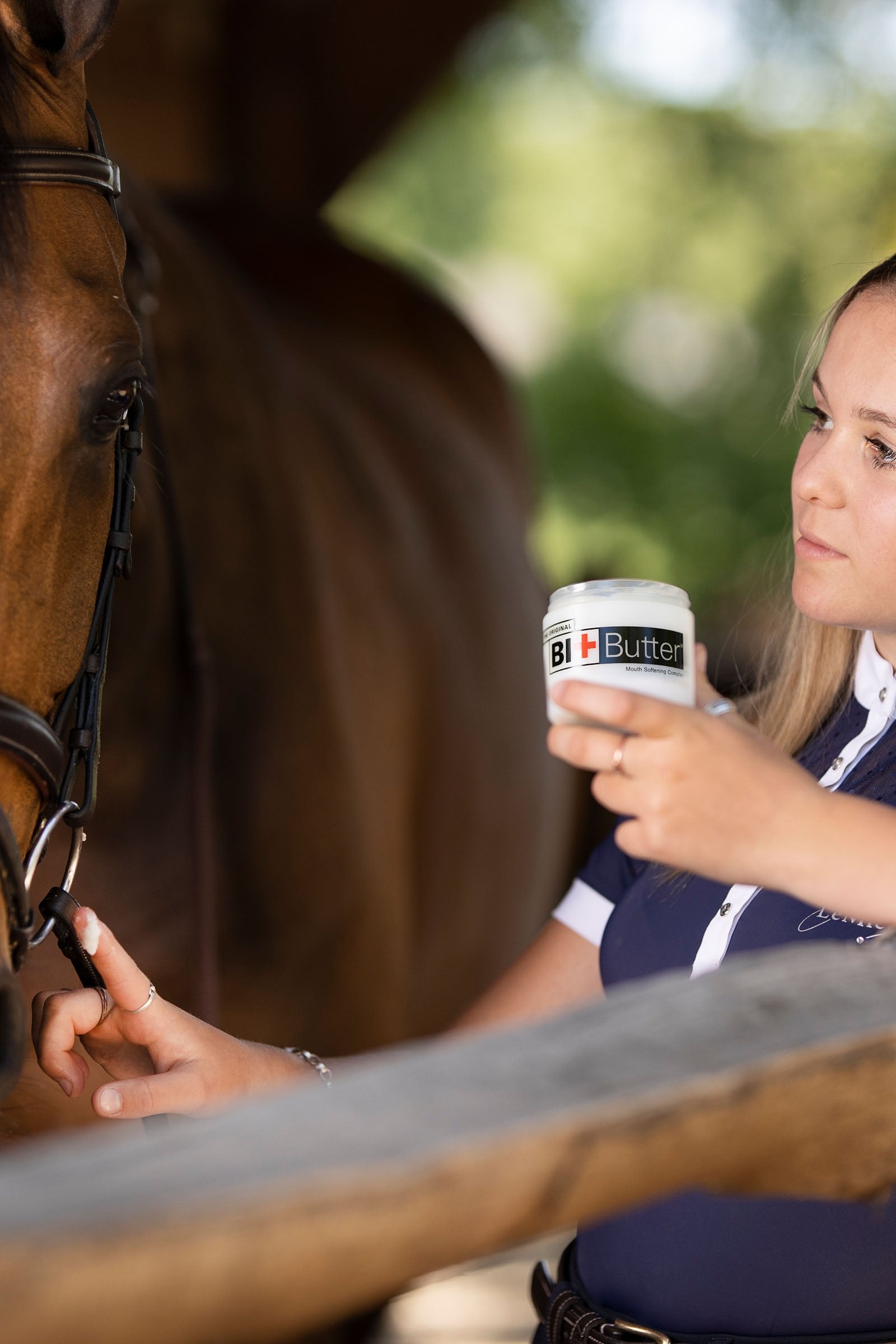 Own HZ items with no branding LeMieux The Original Bit Butter zjemňující komplex na hubu 113g Horse Bits