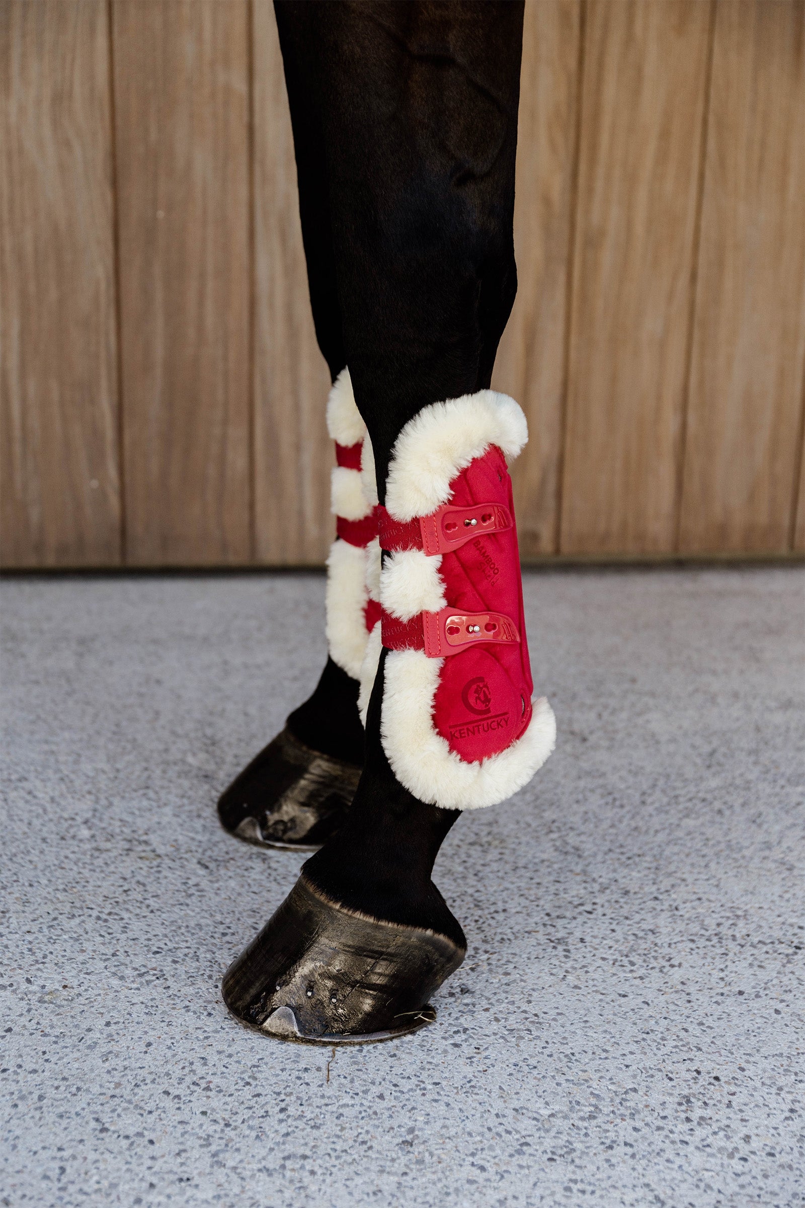 Kentucky Horsewear Vegan Sheepskin Bamboo Elastic Velvet Tendon Boots Leg Protection & Hoof Protection for Horses