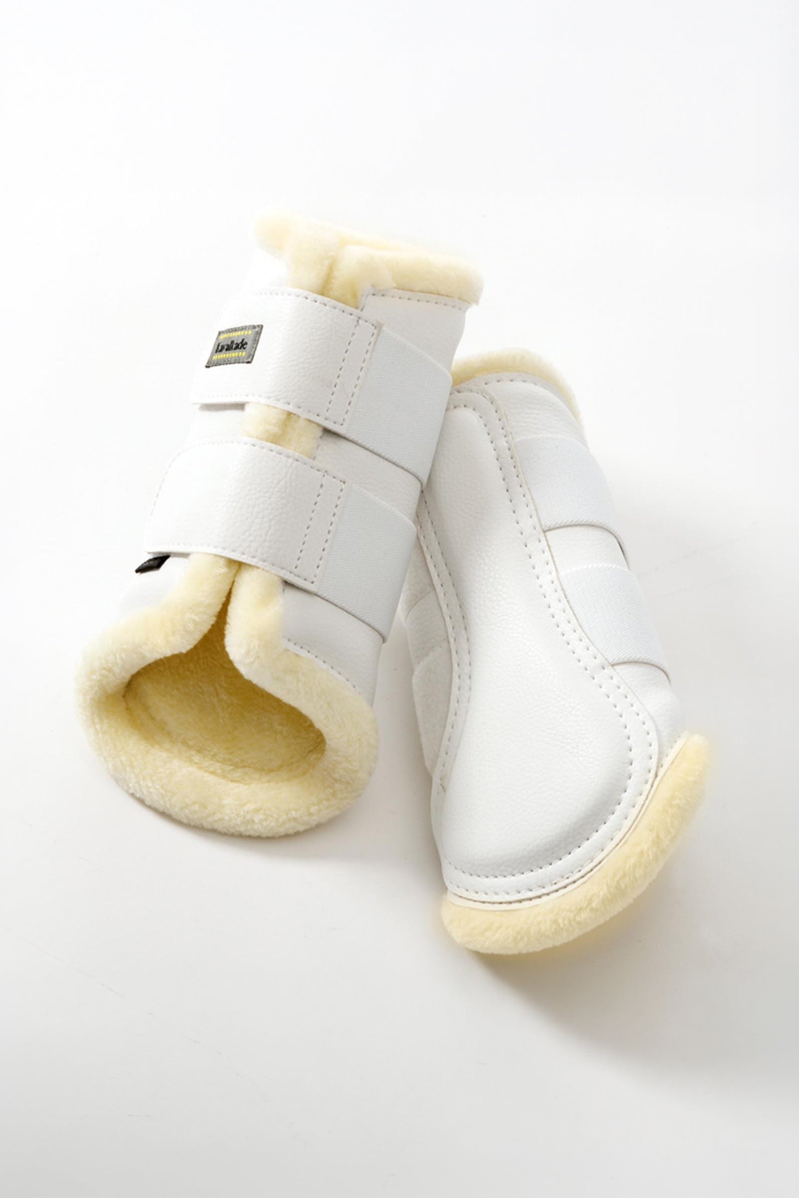 Kavalkade Anatomic kamaše ze syntetické kůže s umělým beránkem Leg Protection & Hoof Protection for Horses