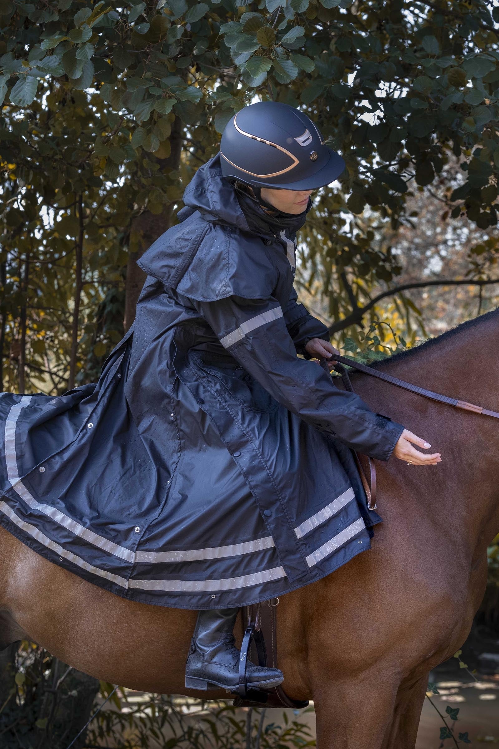 Equi Theme EQUITHÈME RiderCoat Long Raincoat Women’s Riding Clothing