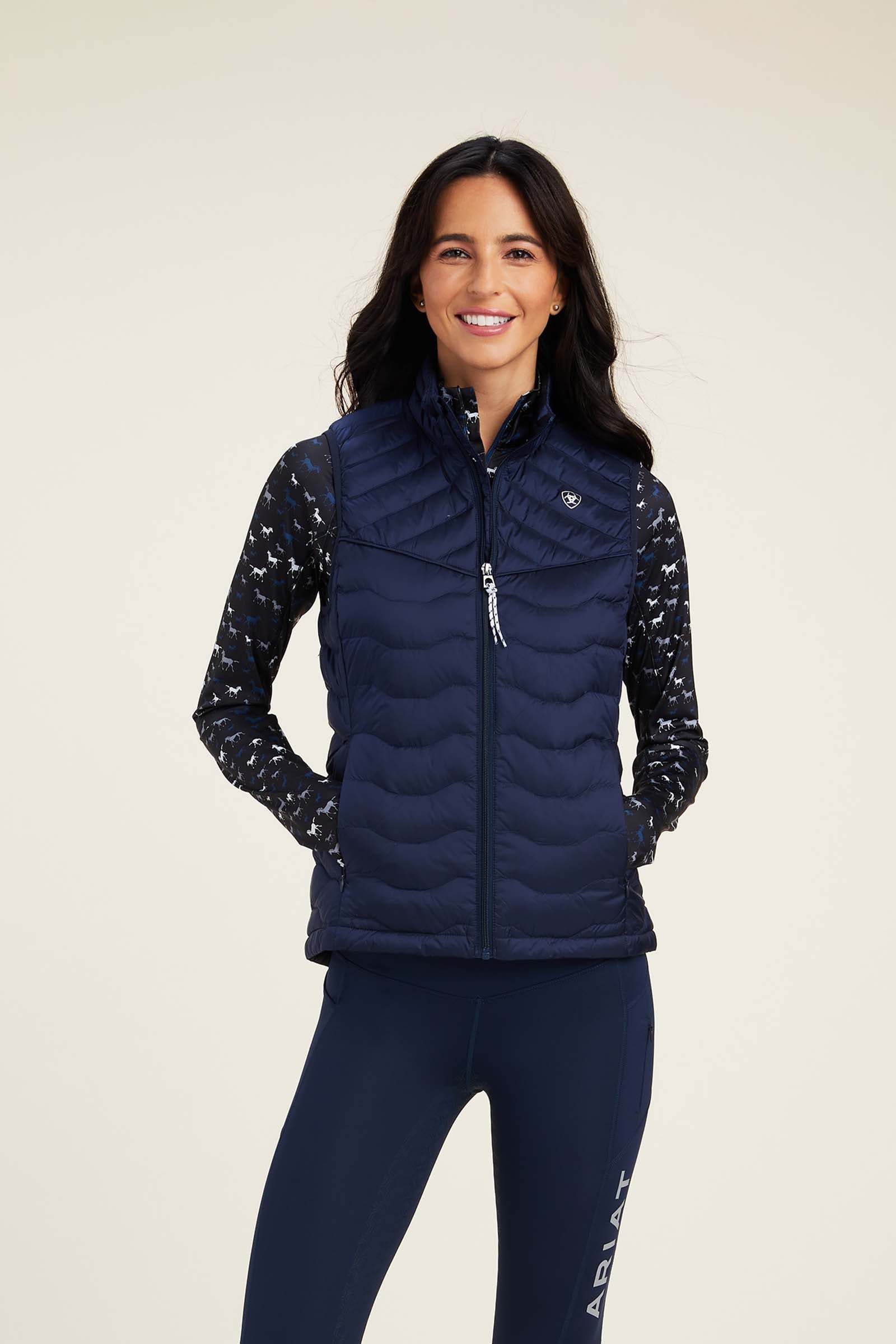 Ariat Ideal Down dámská vesta Women’s Riding Clothing
