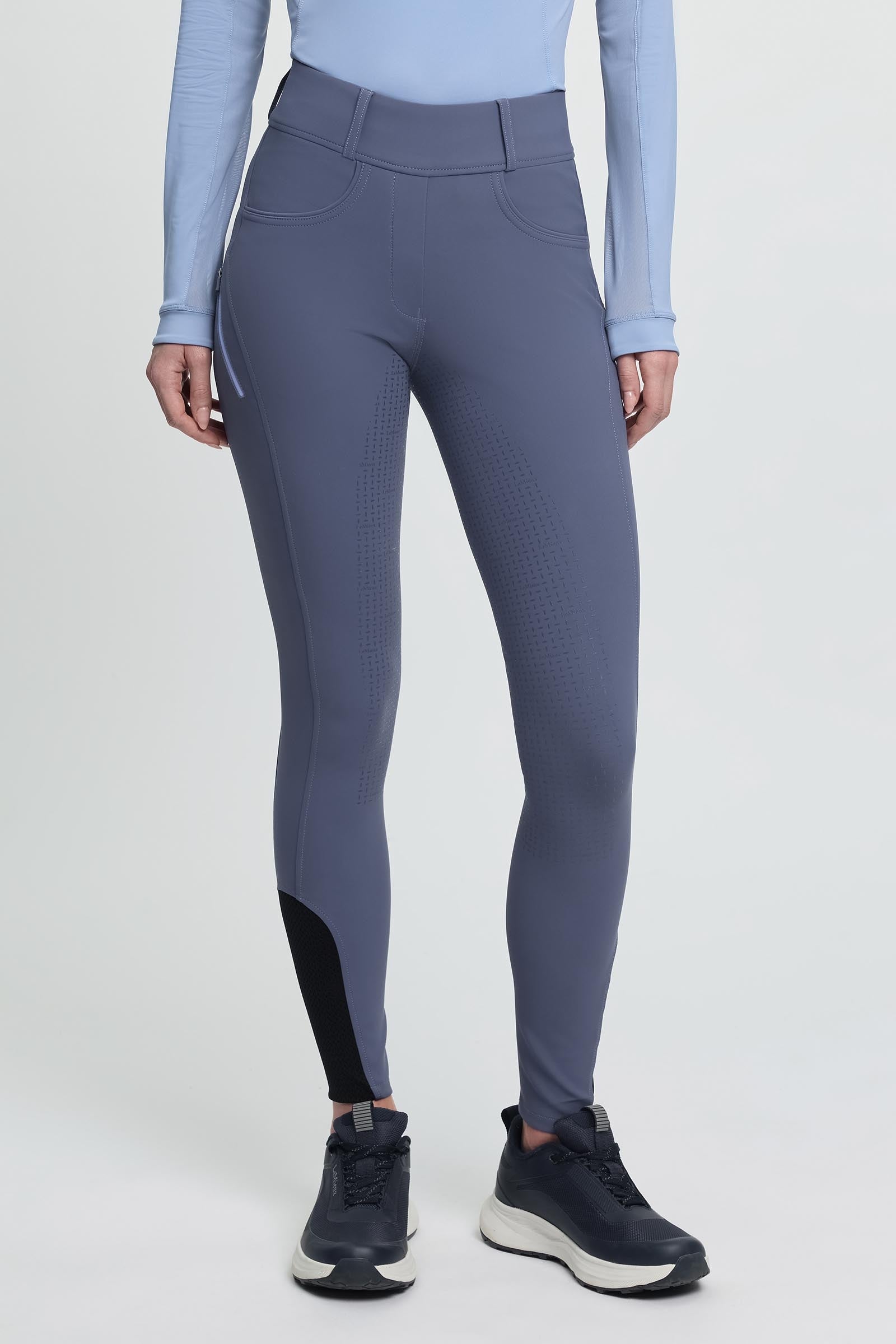 Model shot 2