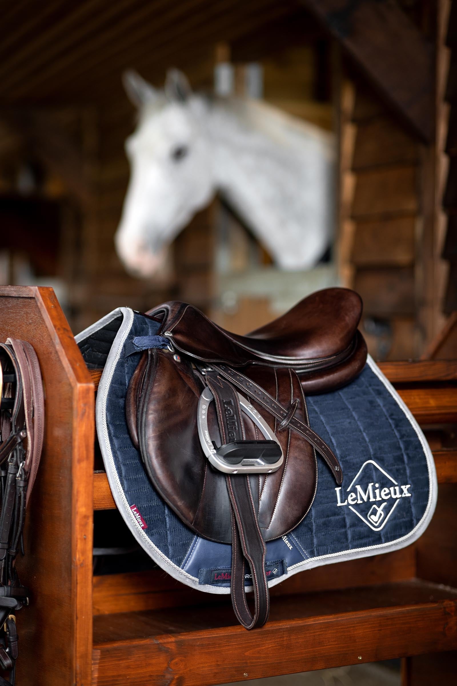 LeMieux Vector Pro Stirrup Leathers Saddles, Girths & Stirrups