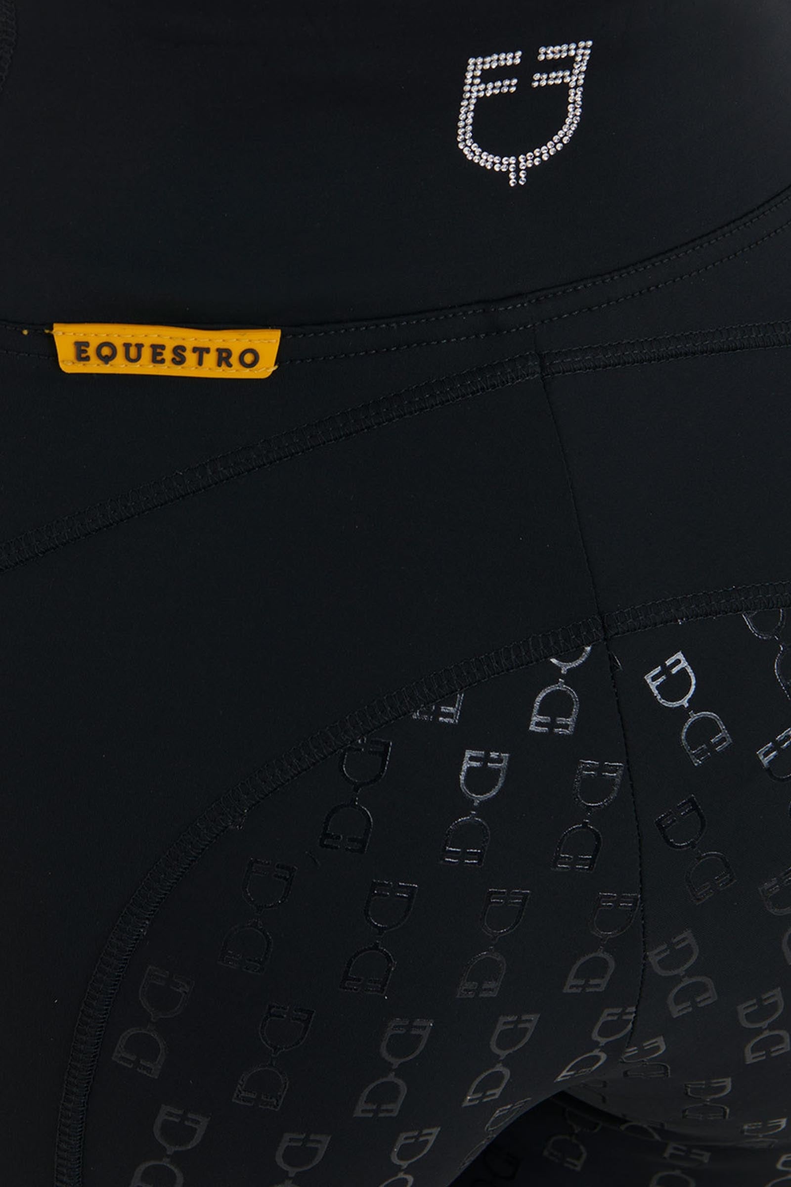 Pack shot 4