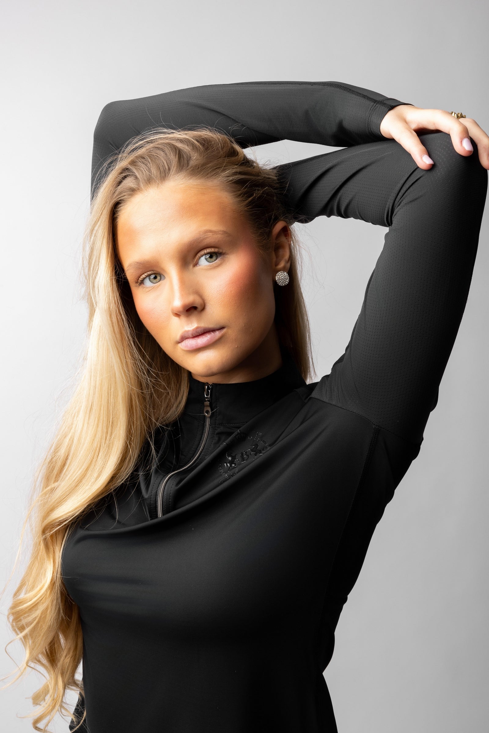 Model shot 6