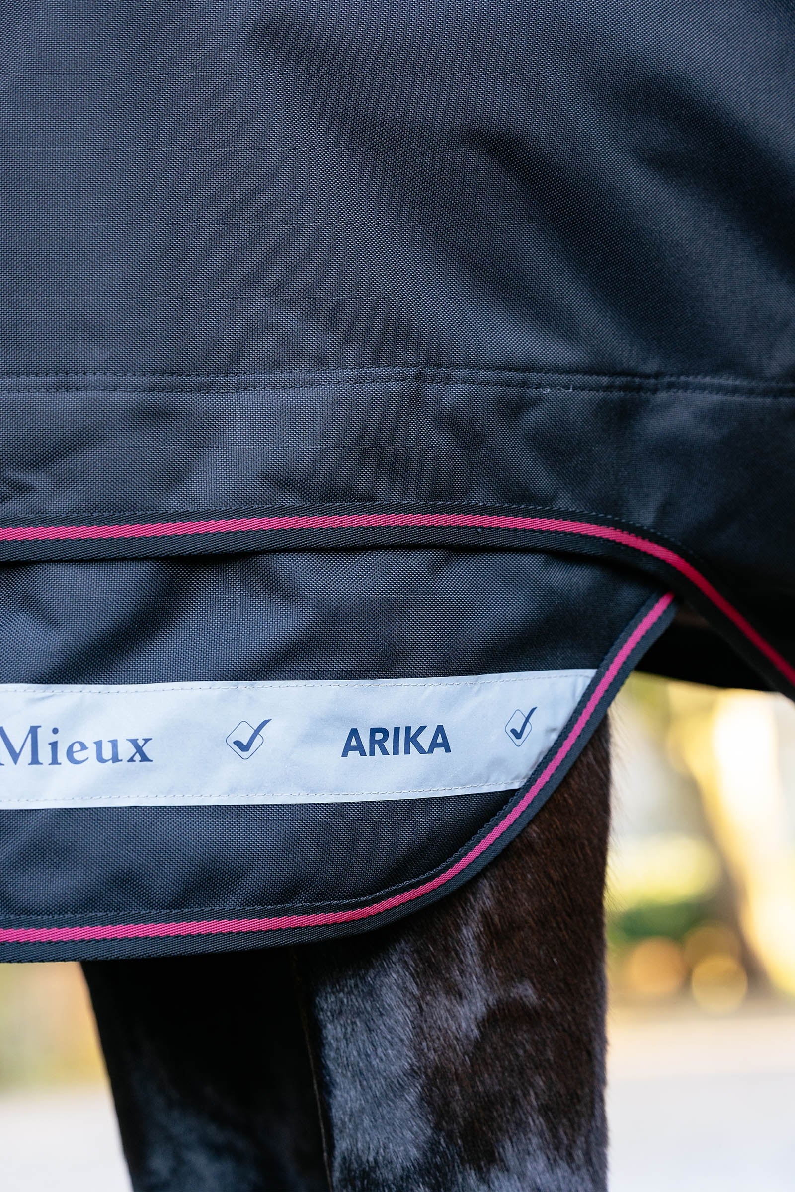 LeMieux Arika Storm-Tek Rug With Detachable Neck, 200 g Horse Rugs