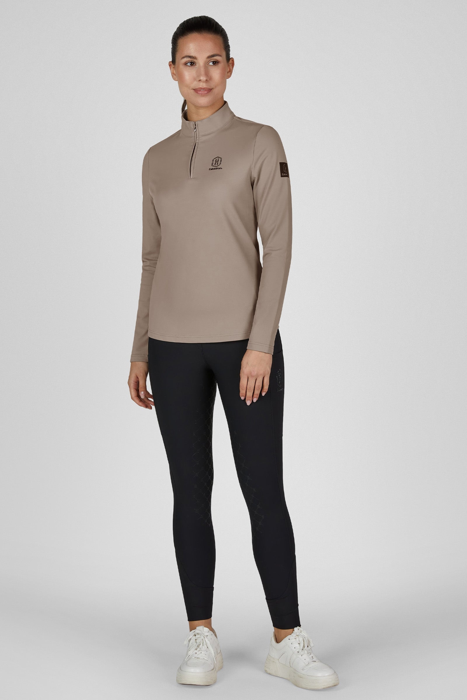Model shot 5