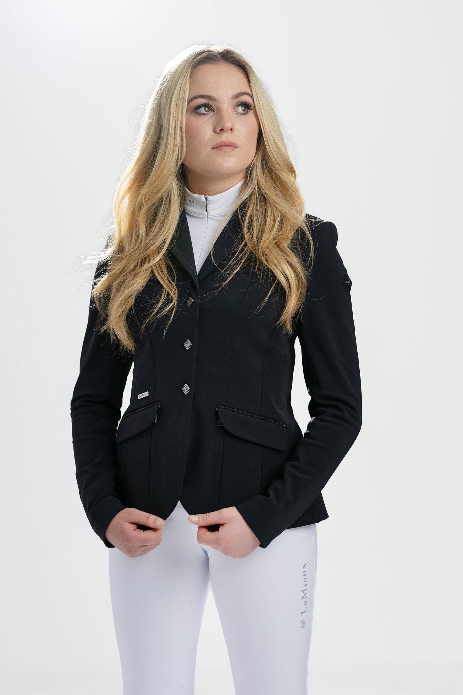 Model shot 4