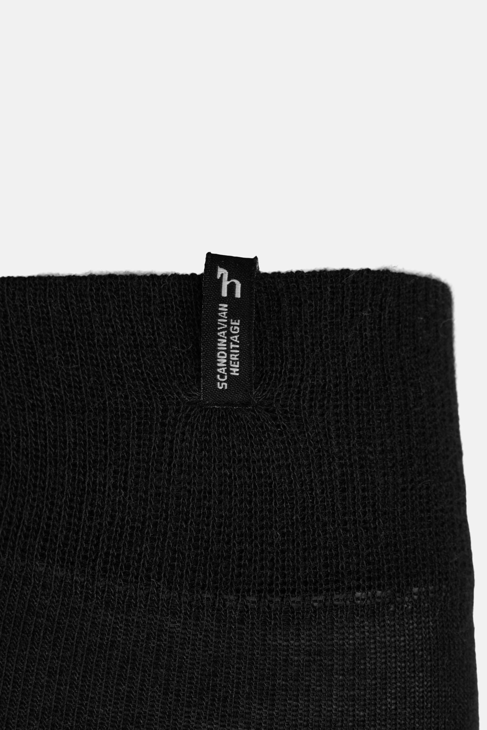 Pack shot 3