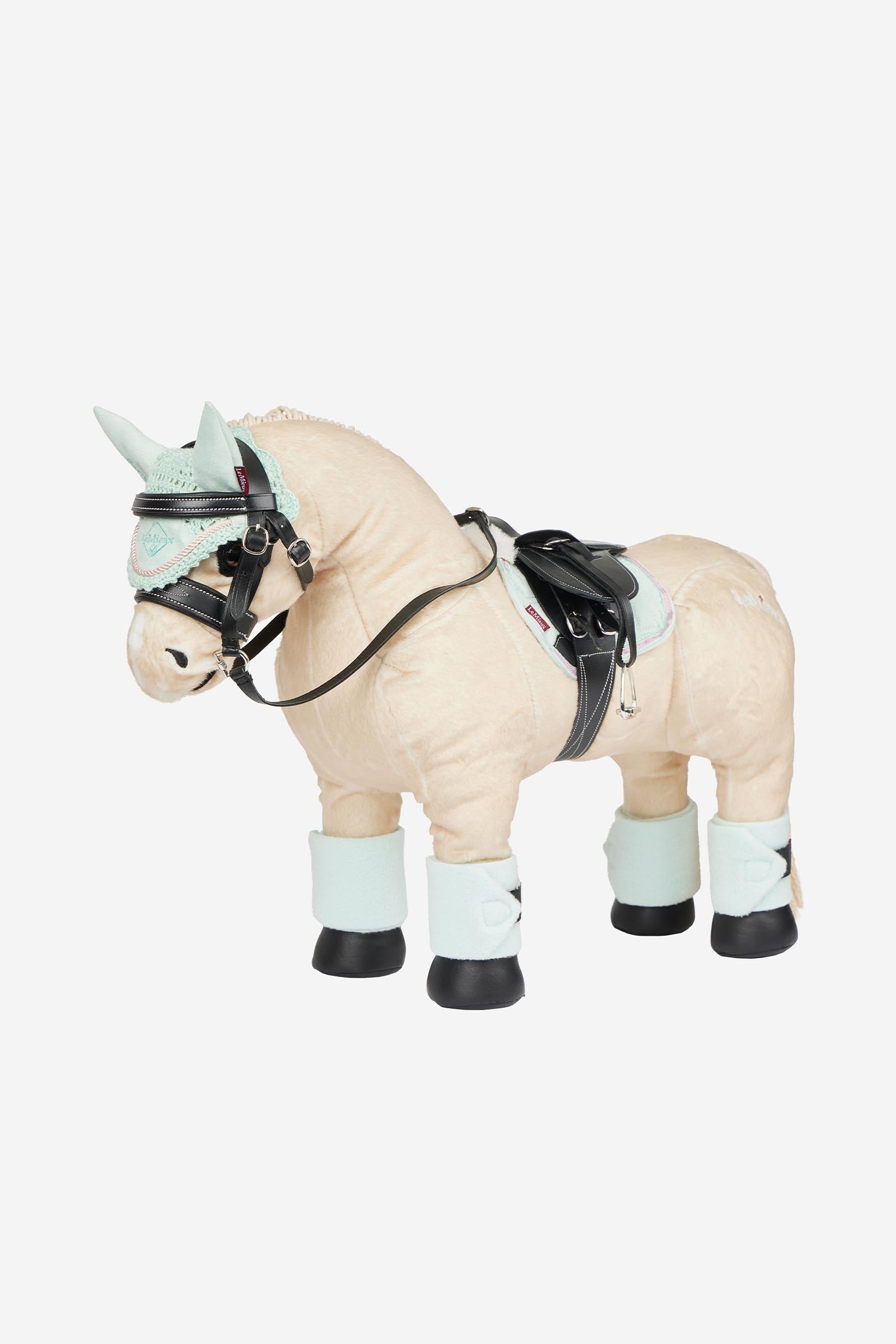 Pack shot 2