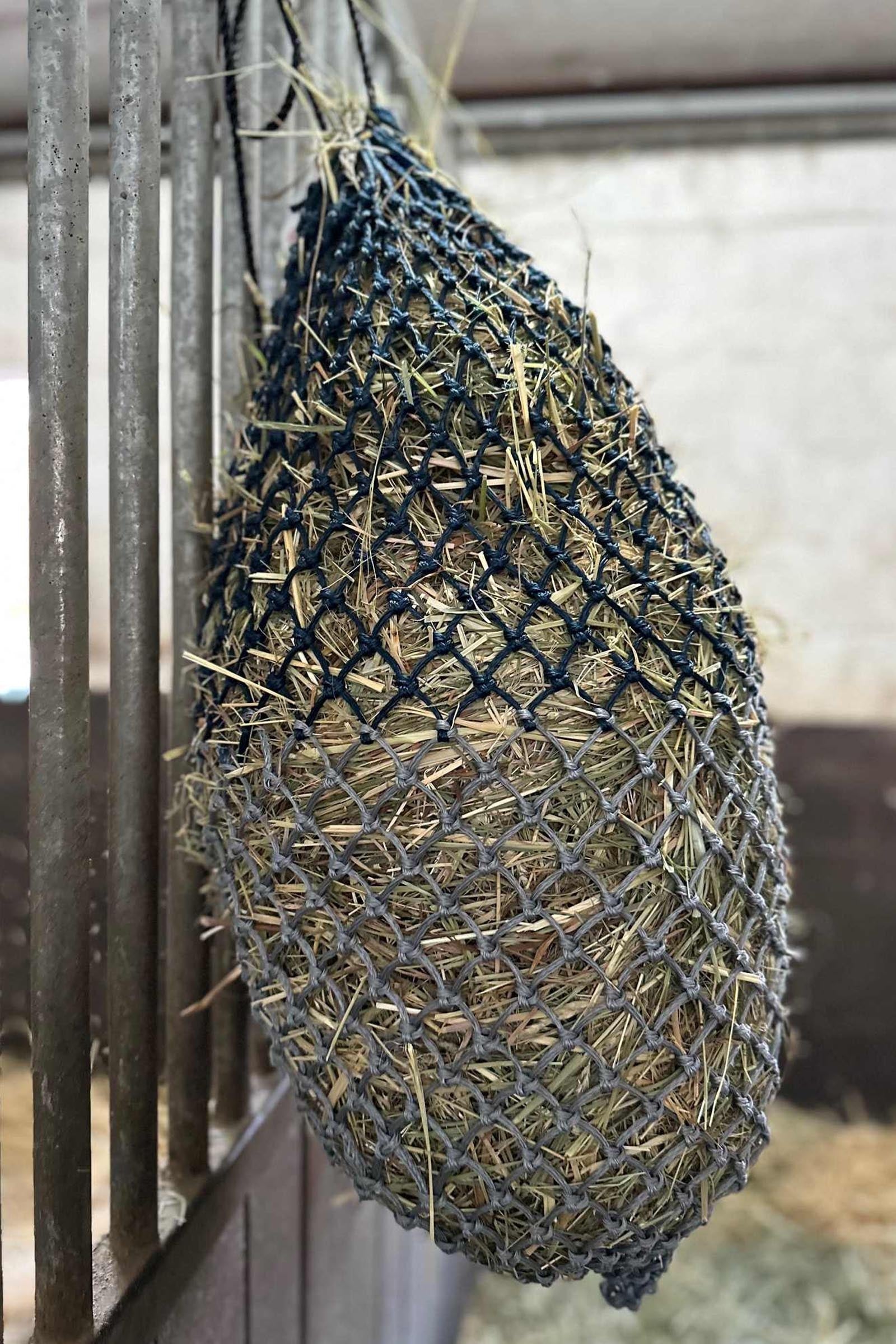 USG 2-Color Hay Net, 3x3cm mesh Horse Feeders & Waterers