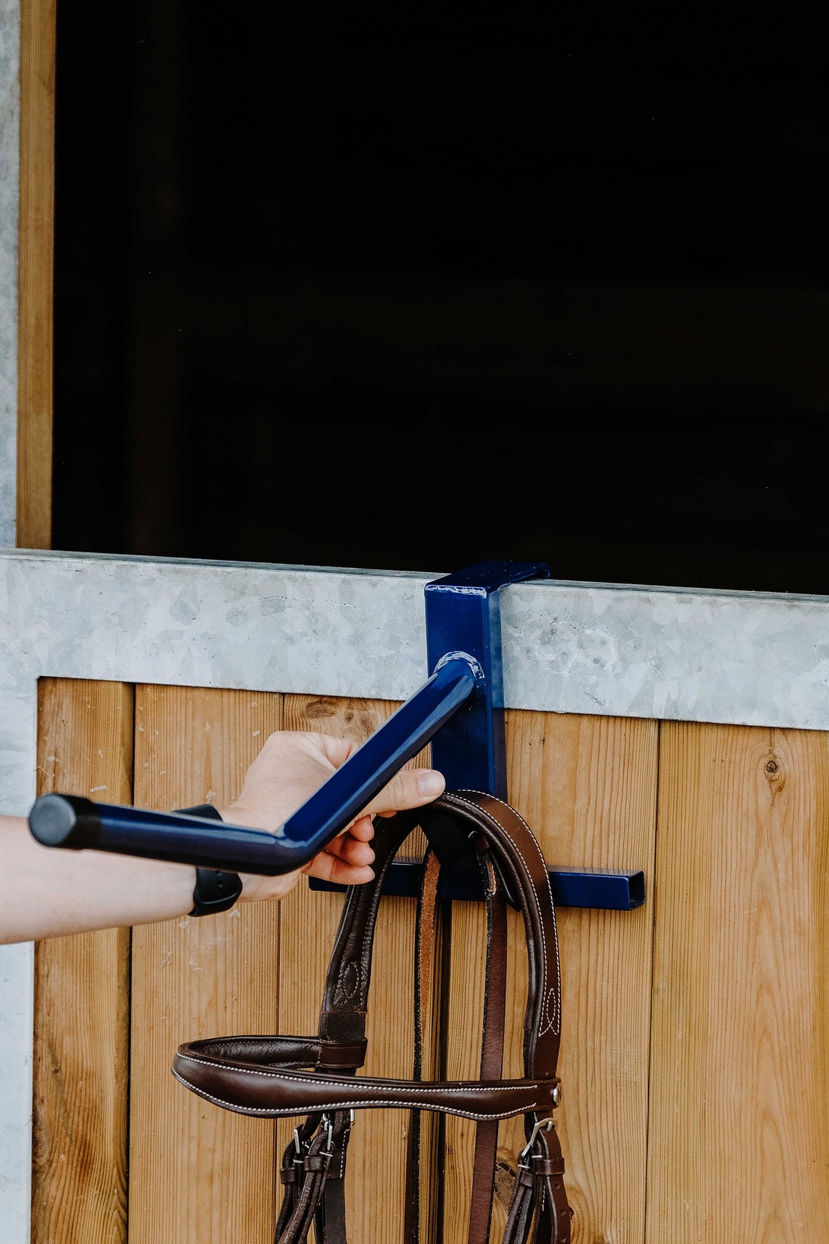 HIPPOTONIC Removable Stall-Door Saddle Rack Stable Equipment